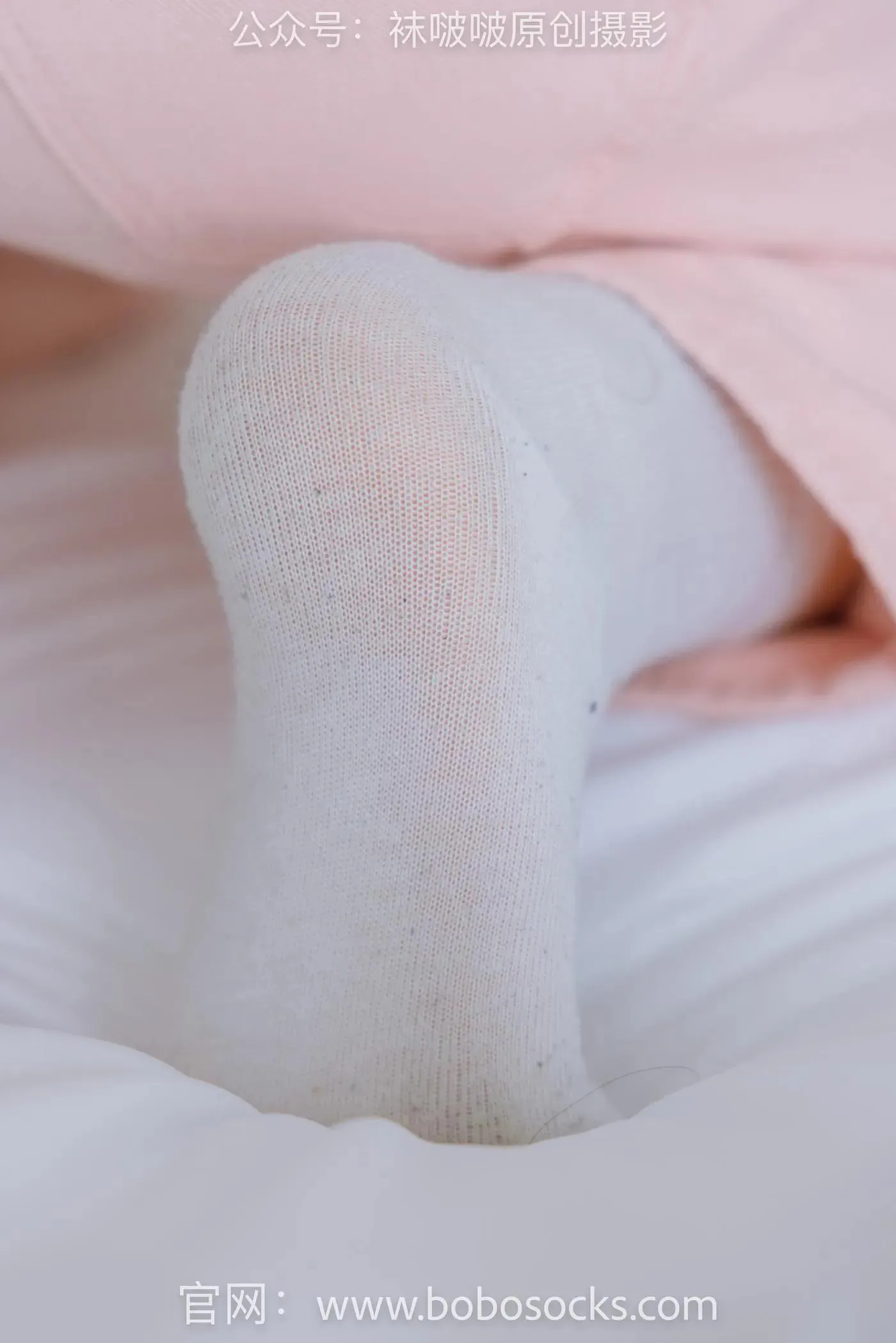 [BoBoSocks袜啵啵]NO.141 周周-运动鞋、白棉袜、裸足 [140P]插图7